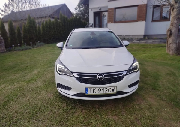 Opel Astra cena 41500 przebieg: 172000, rok produkcji 2018 z Kielce małe 742